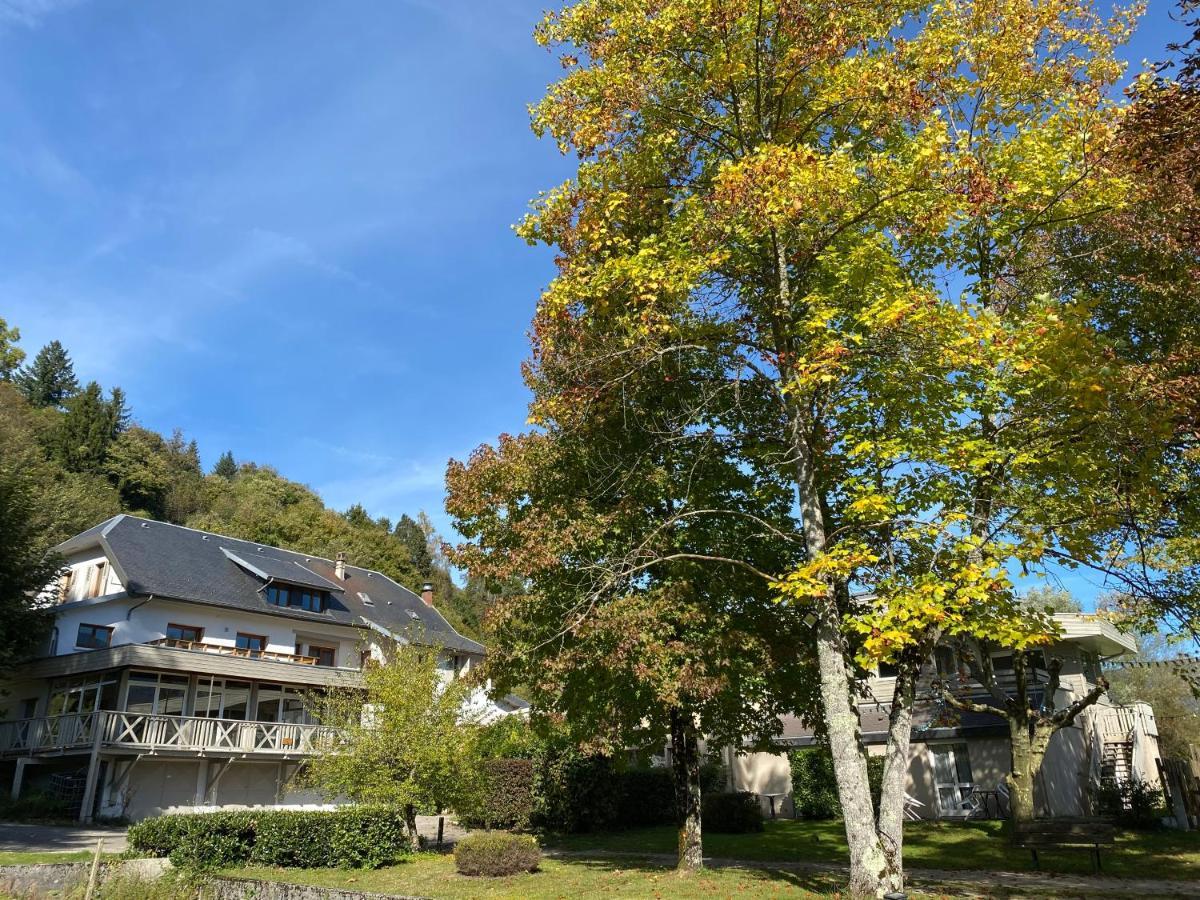 Les Lodges Du Lac Saint-Alban-de-Montbel Zewnętrze zdjęcie