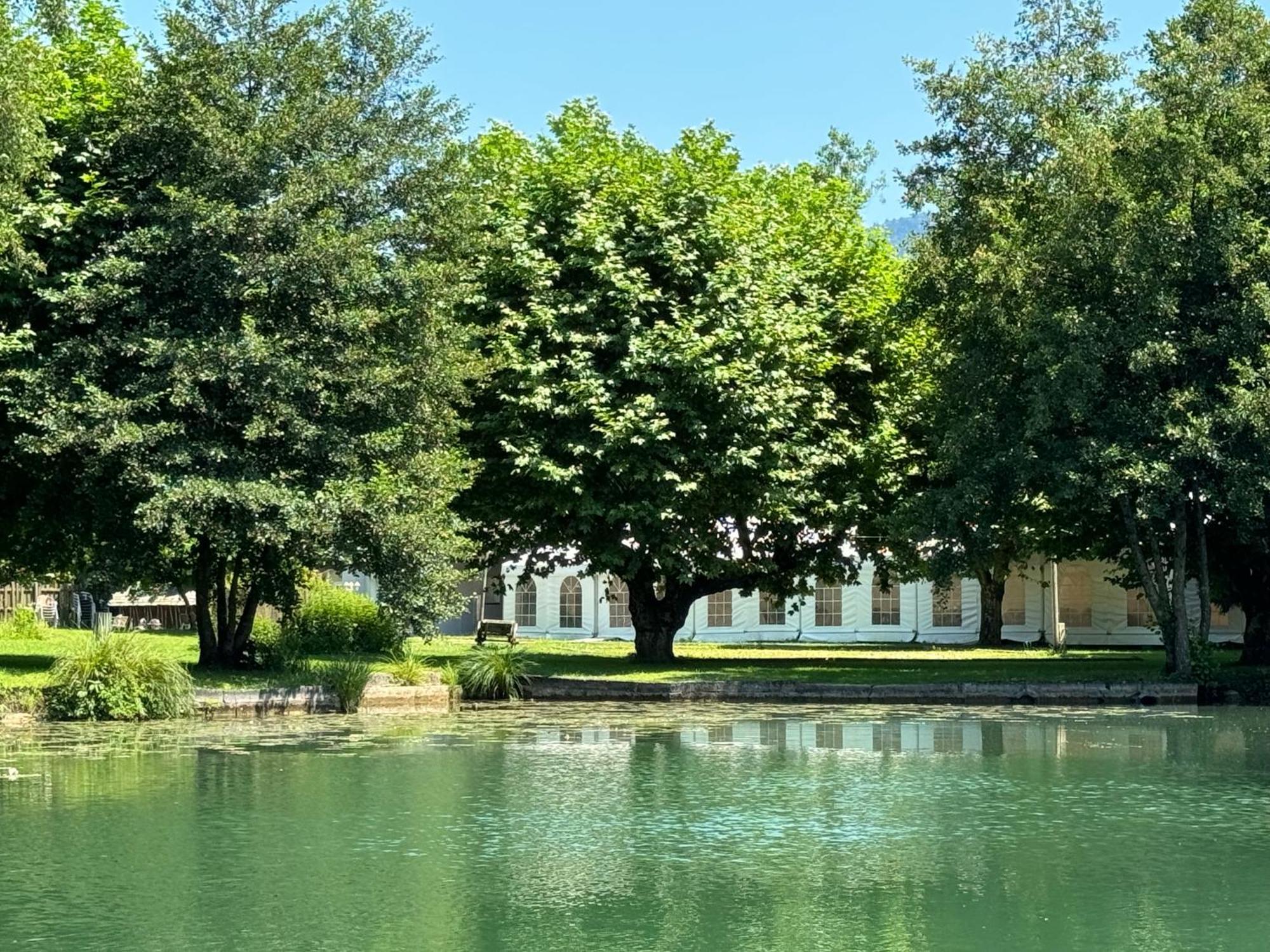 Les Lodges Du Lac Saint-Alban-de-Montbel Zewnętrze zdjęcie