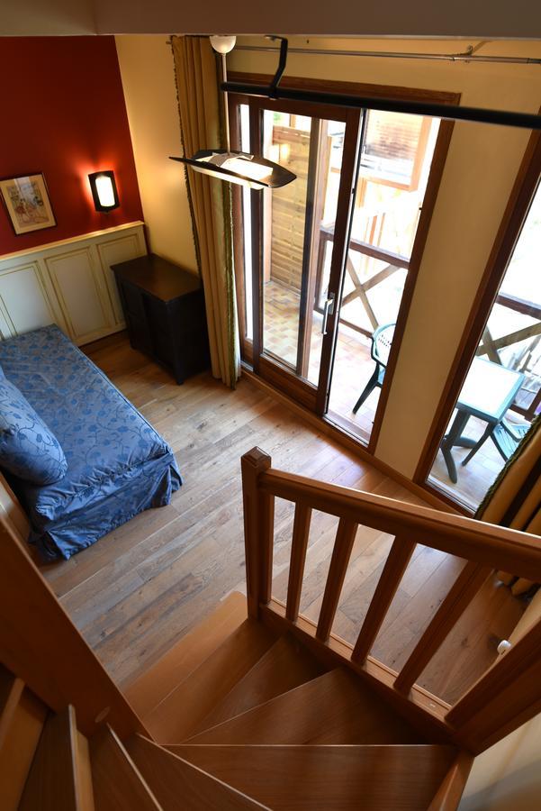 Les Lodges Du Lac Saint-Alban-de-Montbel Pokój zdjęcie
