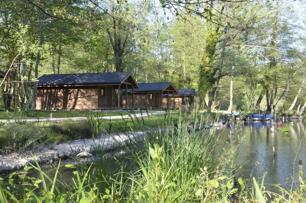 Les Lodges Du Lac Saint-Alban-de-Montbel Zewnętrze zdjęcie