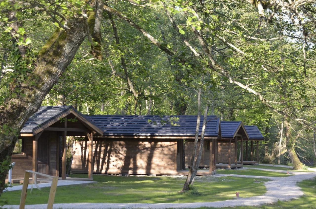 Les Lodges Du Lac Saint-Alban-de-Montbel Zewnętrze zdjęcie